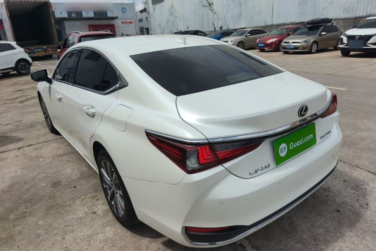 Used Lexus ES 2020 200 Excellence Edition Rear Left 45 Deg