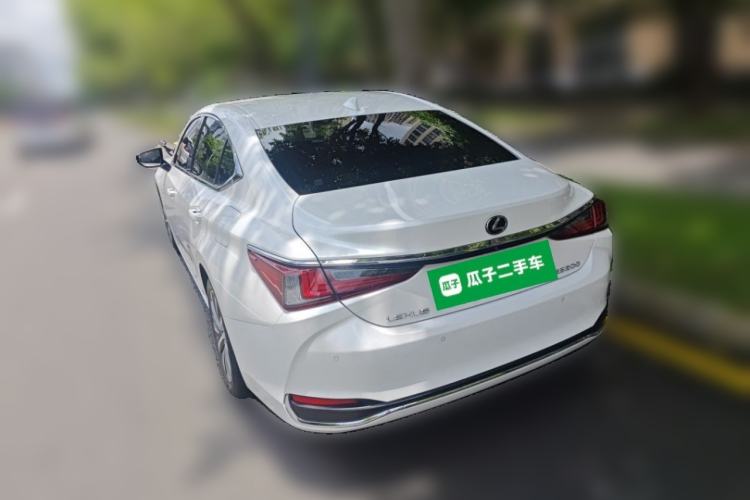 Used Lexus ES 2020 200 Excellence Edition Rear Left 45 Deg