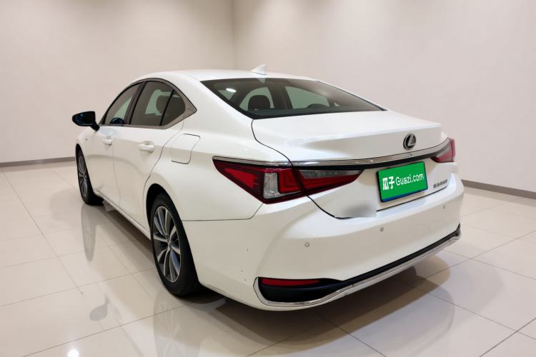 Used Lexus ES 2020 200 Excellence Edition Rear Left 45 Deg
