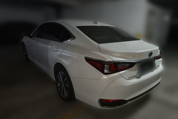 Used Lexus ES 2020 200 Luxury Edition Rear Left 45 Deg