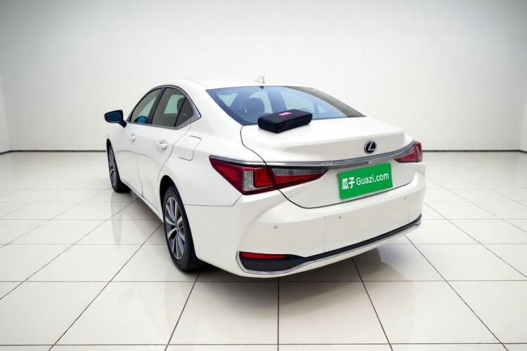 Used Lexus ES 2020 200 Excellence Edition Rear Left 45 Deg