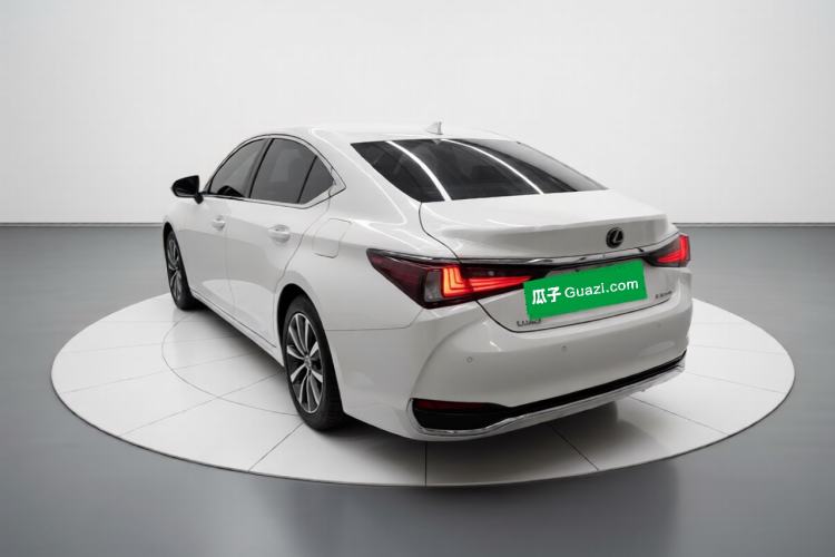 Used Lexus ES 2020 200 Excellence Edition Rear Left 45 Deg