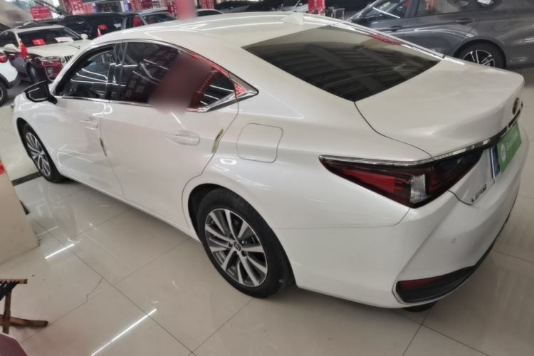 Used Lexus ES 2020 200 Luxury Edition Rear Left 45 Deg
