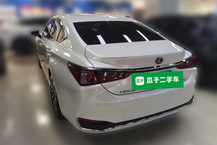 Used Lexus ES 2020 200 Excellence Edition Rear Left 45 Deg