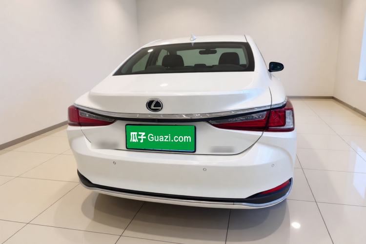 Used Lexus ES 2020 200 Excellence Edition Rear