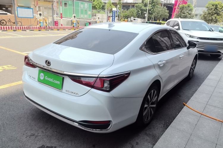 Used Lexus ES 2020 200 Excellence Edition Rear Right 45 Deg