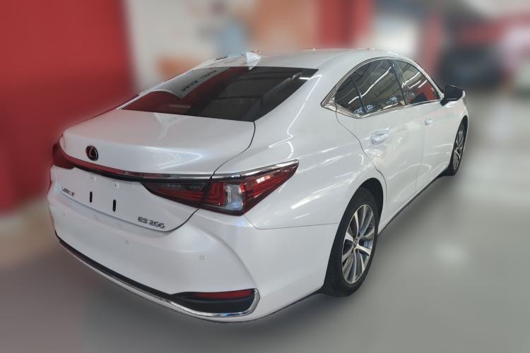Used Lexus ES 2020 200 Excellence Edition Rear Right 45 Deg