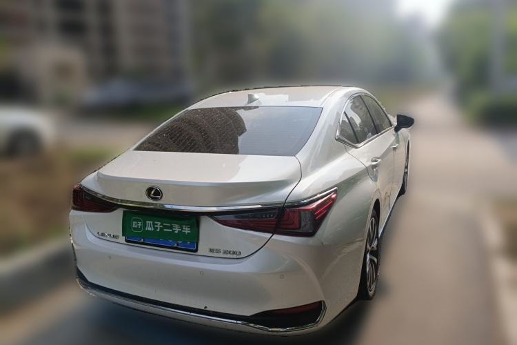 Used Lexus ES 2020 200 Excellence Edition Rear Right 45 Deg