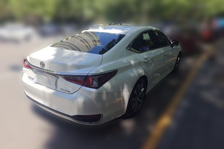 Used Lexus ES 2020 200 Excellence Edition Rear Right 45 Deg