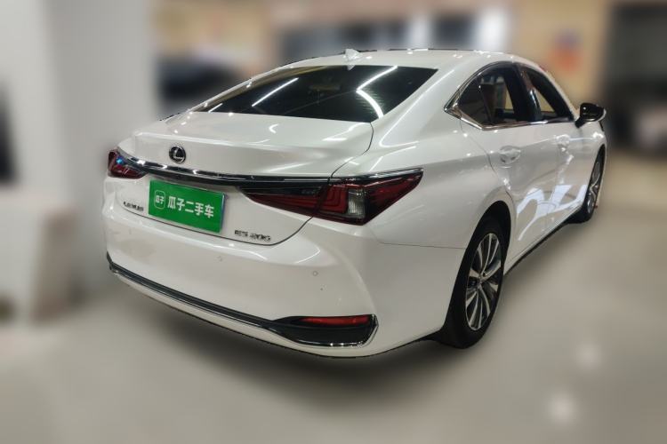 Used Lexus ES 2020 200 Excellence Edition Rear Right 45 Deg