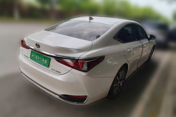 Used Lexus ES 2020 200 Excellence Edition Rear Right 45 Deg