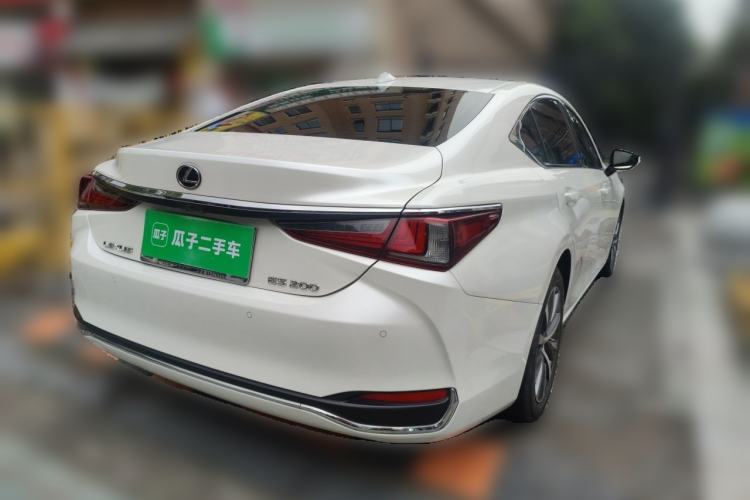 Used Lexus ES 2020 200 Excellence Edition Rear Right 45 Deg