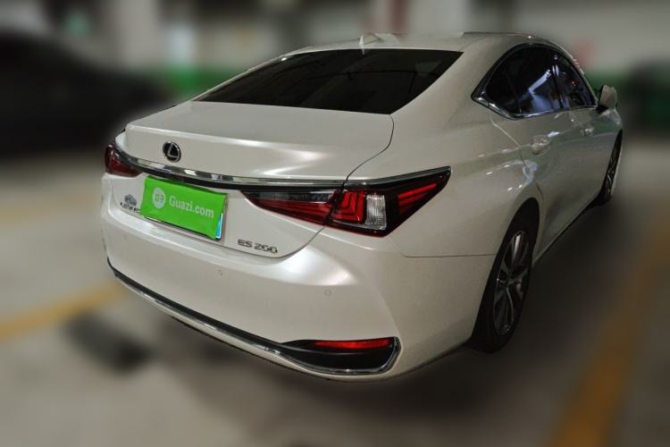 Used Lexus ES 2020 200 Excellence Edition Rear Right 45 Deg