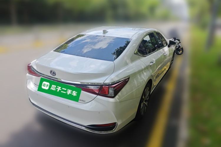 Used Lexus ES 2020 200 Excellence Edition Rear Right 45 Deg