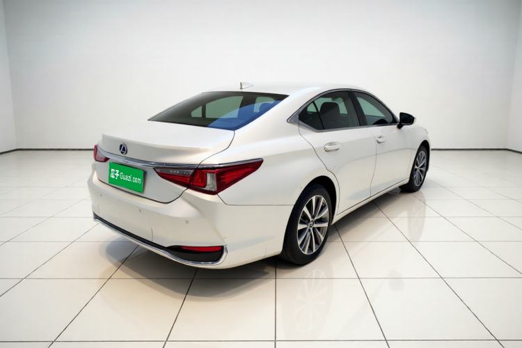 Used Lexus ES 2020 200 Excellence Edition Rear Right 45 Deg