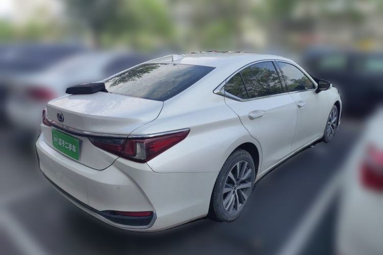 Used Lexus ES 2020 200 Excellence Edition Rear Right 45 Deg