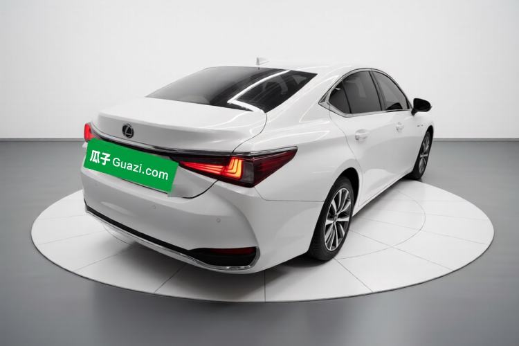 Used Lexus ES 2020 200 Excellence Edition Rear Right 45 Deg