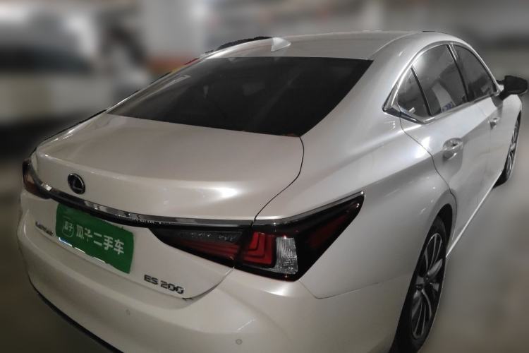 Used Lexus ES 2020 200 Excellence Edition Rear Right 45 Deg