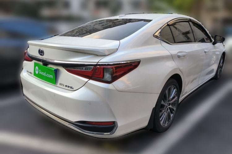 Used Lexus ES 2020 300h Premium Edition Rear Right 45 Deg