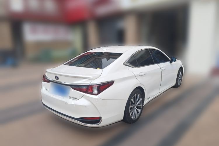 Used Lexus ES 2020 300h Premier Edition Rear Right 45 Deg