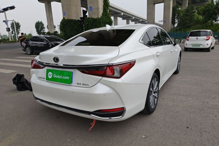 Used Lexus ES 2020 200 Excellence Edition Rear Right 45 Deg