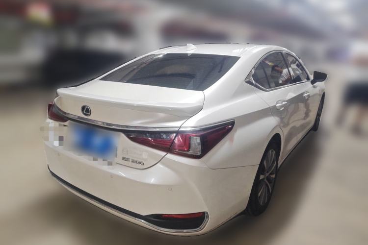 Used Lexus ES 2020 200 Excellence Edition Rear Right 45 Deg
