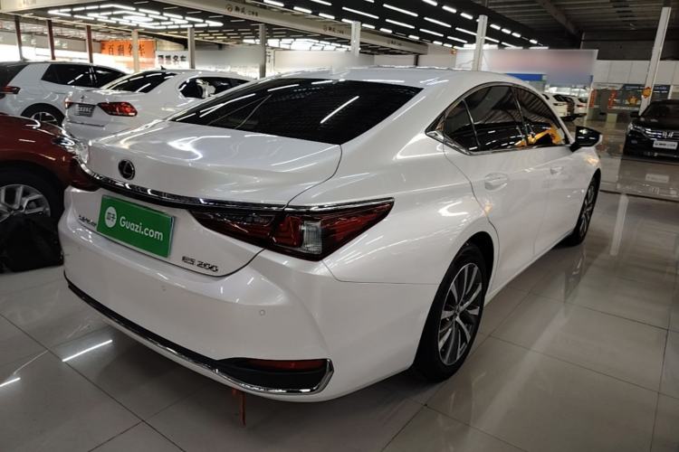 Used Lexus ES 2020 200 Excellence Edition Rear Right 45 Deg