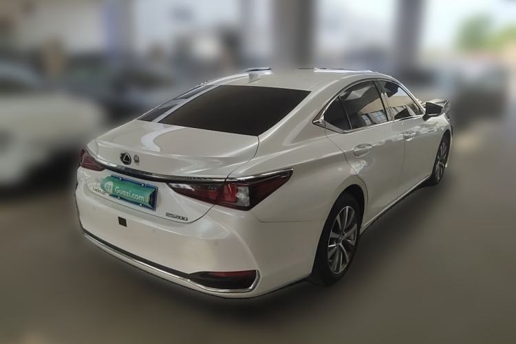 Used Lexus ES 2020 200 Excellence Edition Rear Right 45 Deg