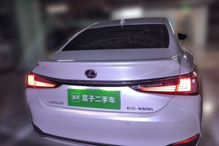 Used Lexus ES  Rear