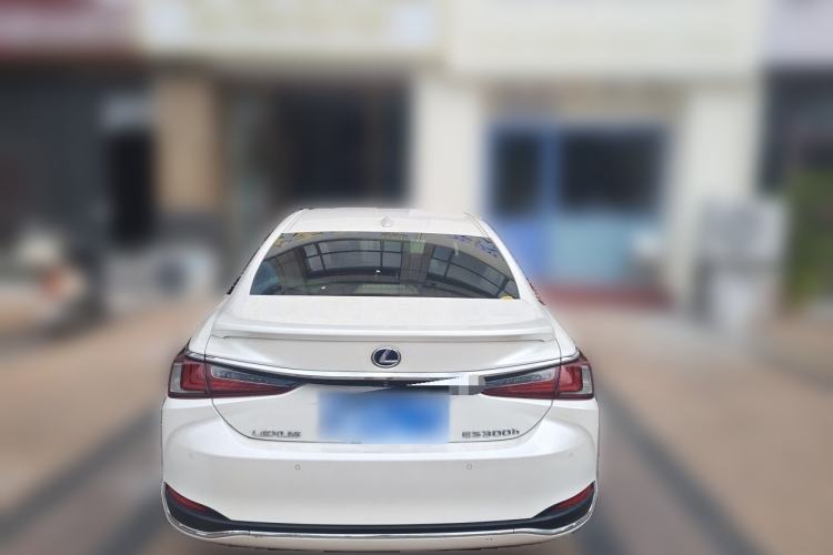 Used Lexus ES 2020 300h Premier Edition Rear