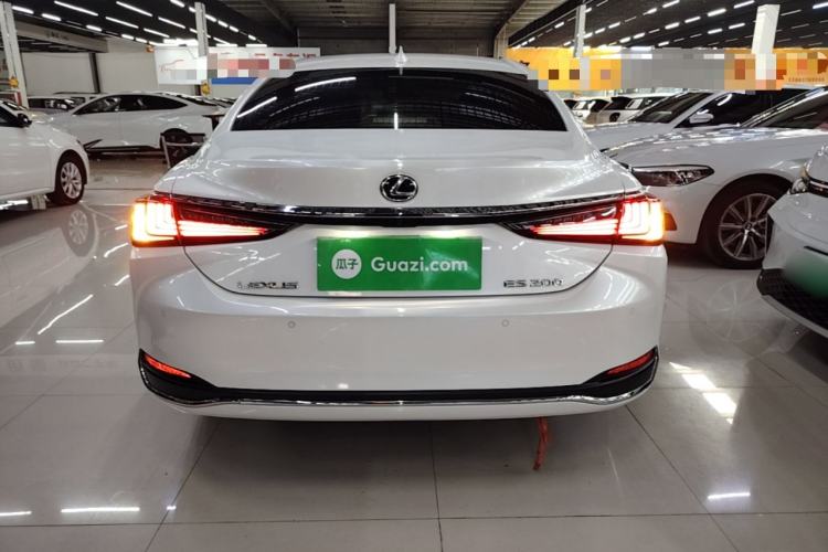 Used Lexus ES 2020 200 Excellence Edition Rear
