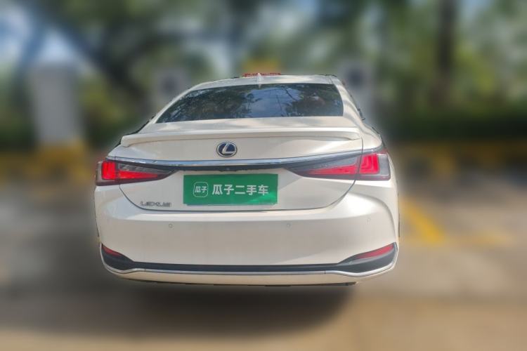 Used Lexus ES 2020 300h Premier Edition Rear