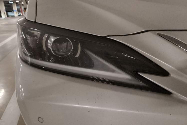 Used Lexus ES 2020 200 Excellence Edition Right Front Headlight