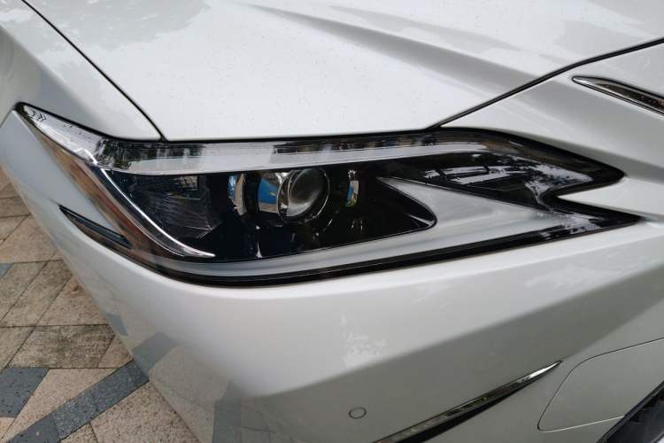 Used Lexus ES 2020 200 Excellence Edition Right Front Headlight