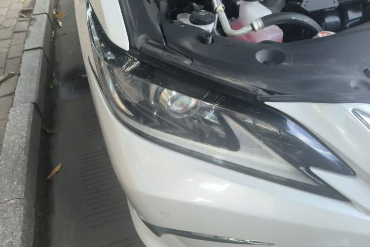 Used Lexus ES 2020 300h Premier Edition Right Front Headlight