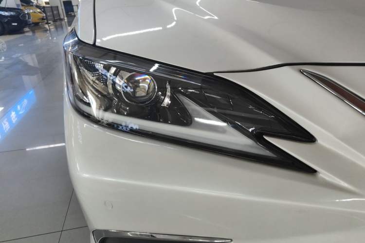 Used Lexus ES 2020 200 Excellence Edition Right Front Headlight