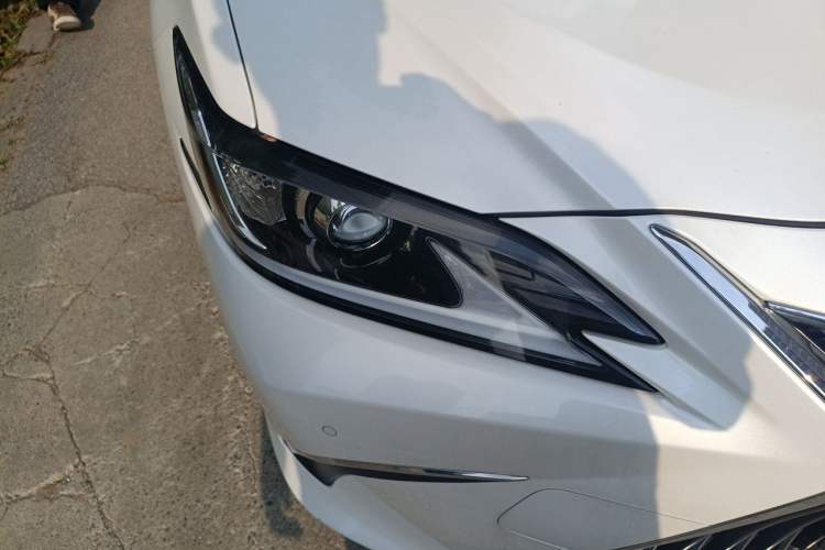 Used Lexus ES 2020 200 Excellence Edition Right Front Headlight