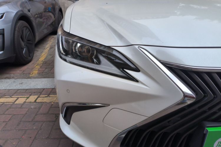 Used Lexus ES 2020 200 Excellence Edition Right Front Headlight