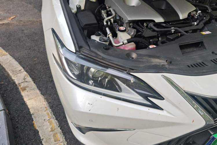 Used Lexus ES 2020 300h Premier Edition Right Front Headlight