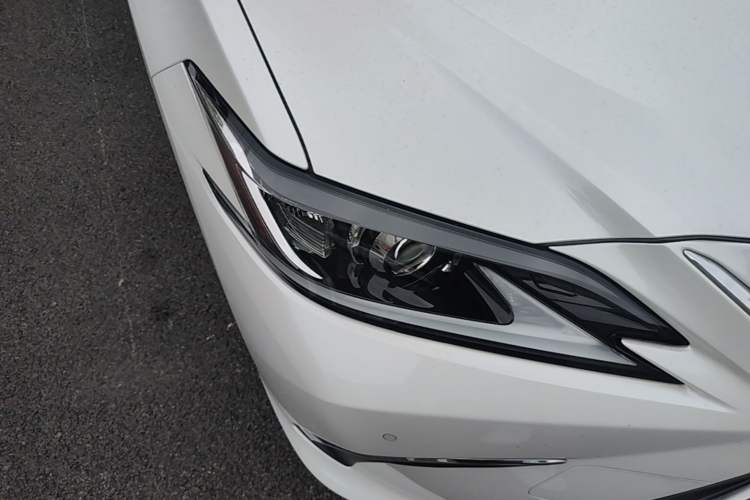 Used Lexus ES 2020 200 Excellence Edition Right Front Headlight