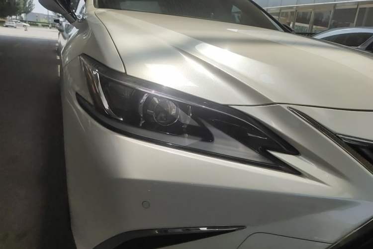 Used Lexus ES 2020 200 Excellence Edition Right Front Headlight