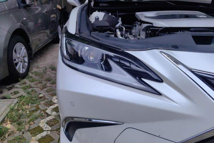 Used Lexus ES 2020 200 Excellence Edition Right Front Headlight