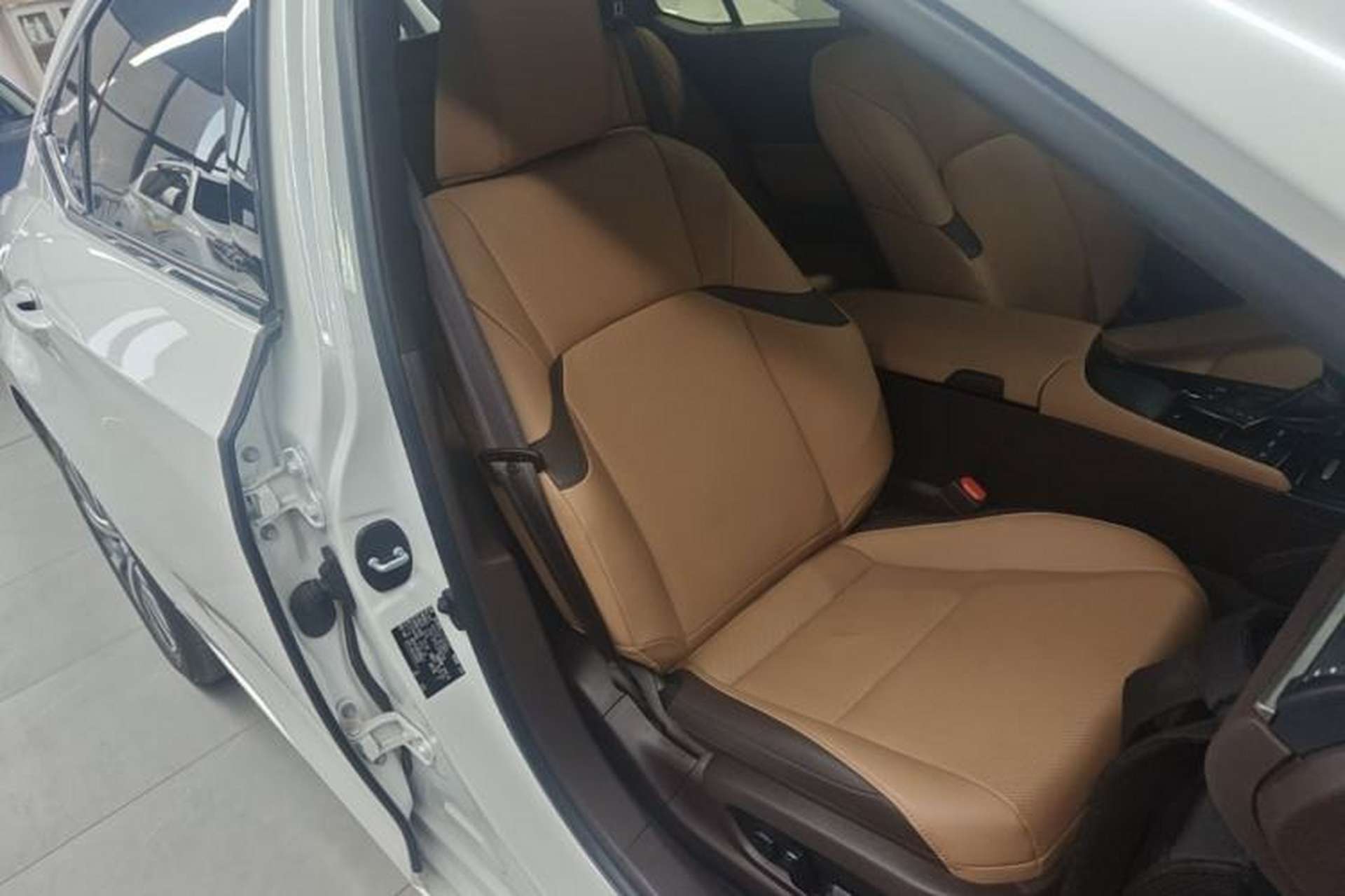 Used Lexus ES 2020 260 Excellence Edition Right Front Seat