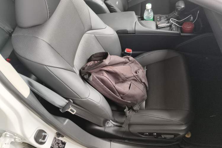 Used Lexus ES 2020 200 Excellence Edition Right Front Seat