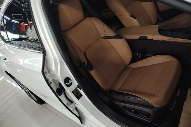 Used Lexus ES 2020 200 Excellence Edition Right Front Seat
