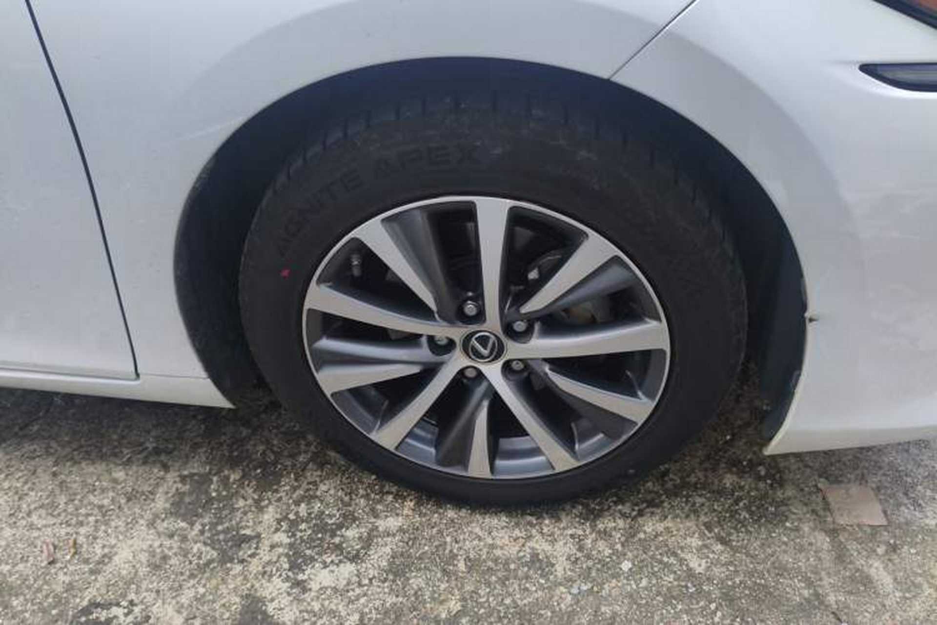 Used Lexus ES 2020 200 Excellence Edition Right Front Wheel Hub