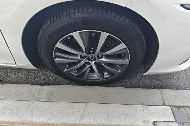 Used Lexus ES 2020 300h Premier Edition Right Front Wheel Hub