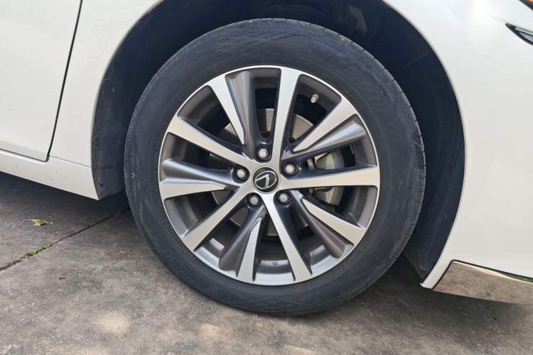 Used Lexus ES 2020 200 Excellence Edition Right Front Wheel Hub