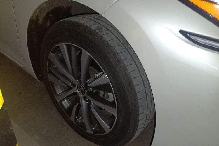 Used Lexus ES 2020 200 Excellence Edition Right Front Wheel Hub