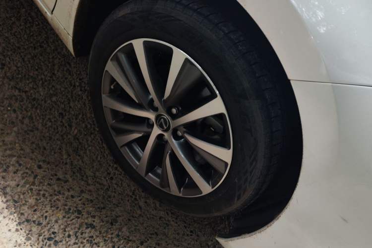 Used Lexus ES 2020 200 Excellence Edition Right Front Wheel Hub